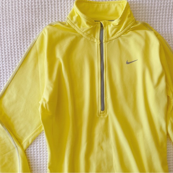 NIKE ELEMENT QUARTER ZIP LONG SLEEVE TOP sz S YELLOW RUNNING GOLF TENNIS TEE EUC - Picture 2 of 8